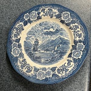 Lochs of Scotland Royal Warwick 10” blue willow style plate